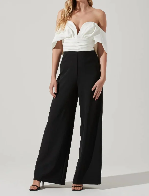 Betania Wide Leg Jumpsuit In Black